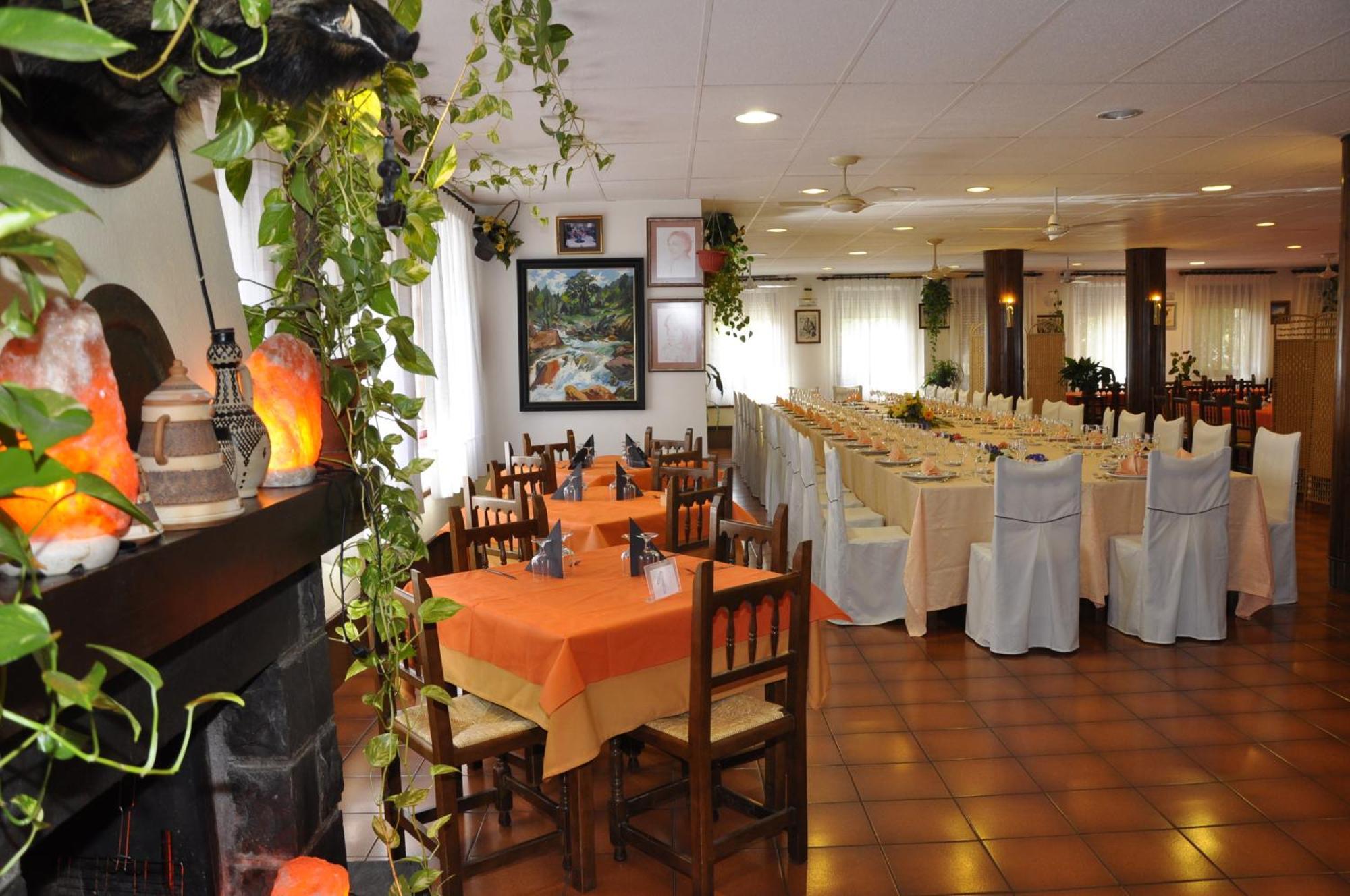 Hotel Castillo D'Acher Siresa Екстериор снимка