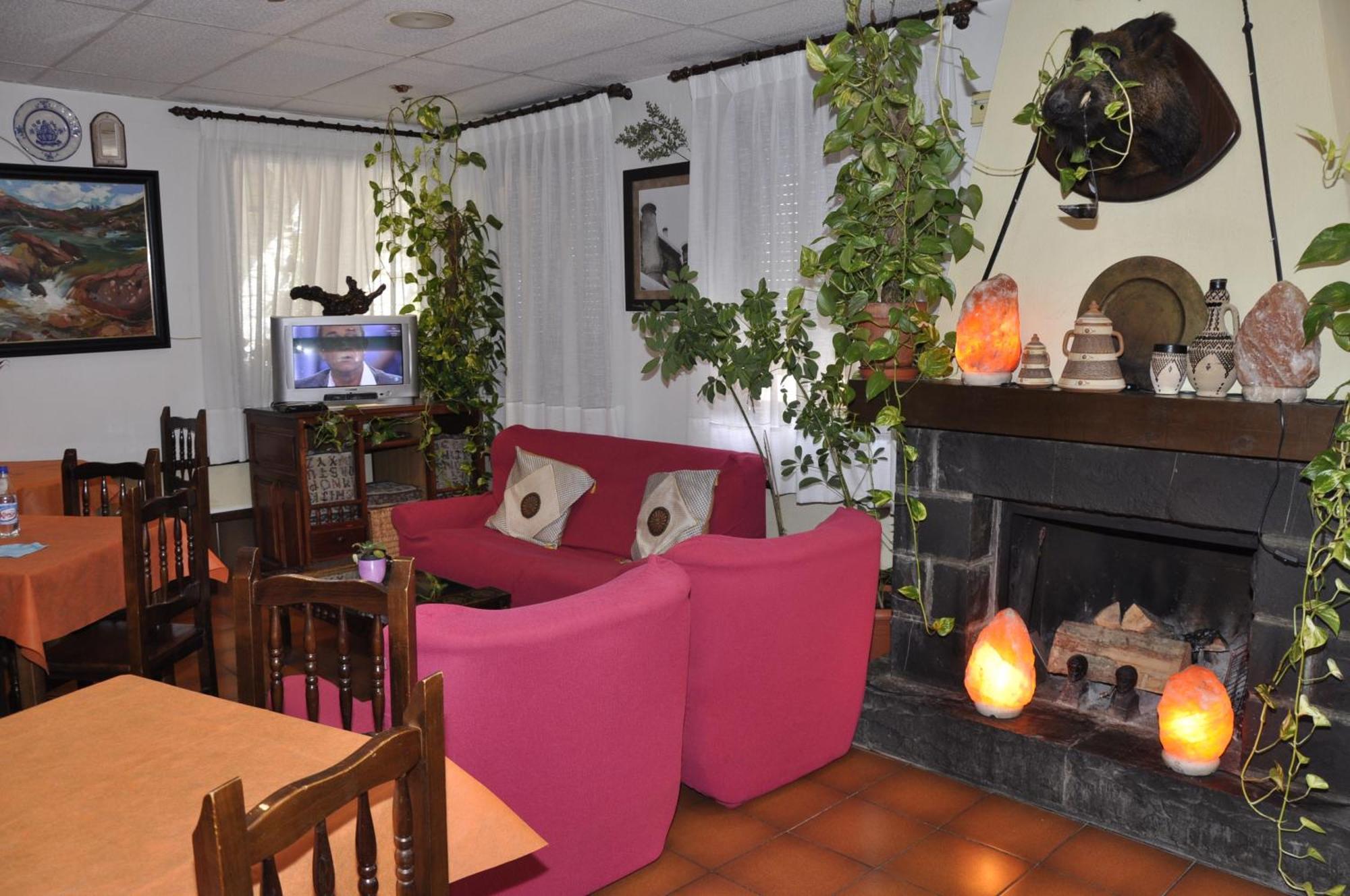 Hotel Castillo D'Acher Siresa Екстериор снимка