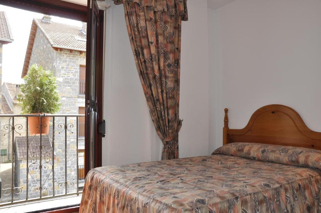 Hotel Castillo D'Acher Siresa Екстериор снимка