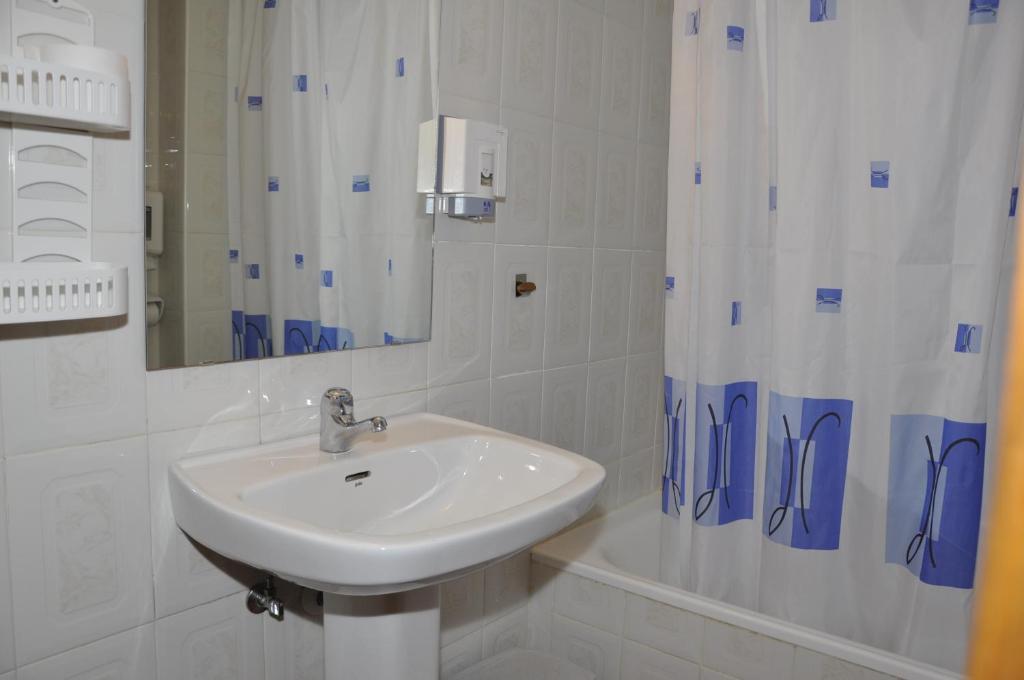 Hotel Castillo D'Acher Siresa Екстериор снимка