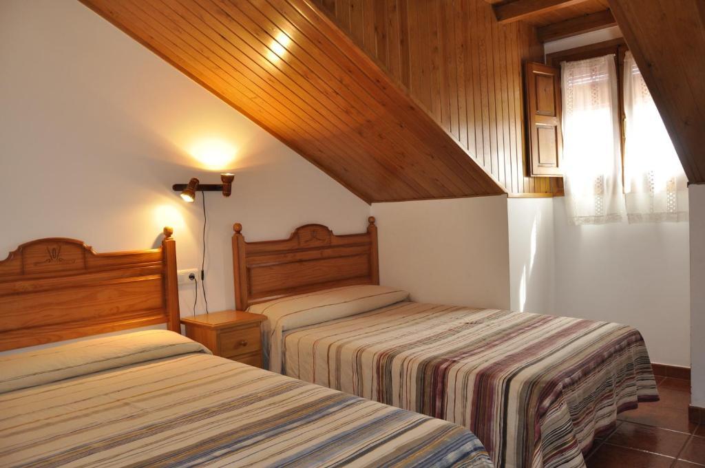 Hotel Castillo D'Acher Siresa Екстериор снимка