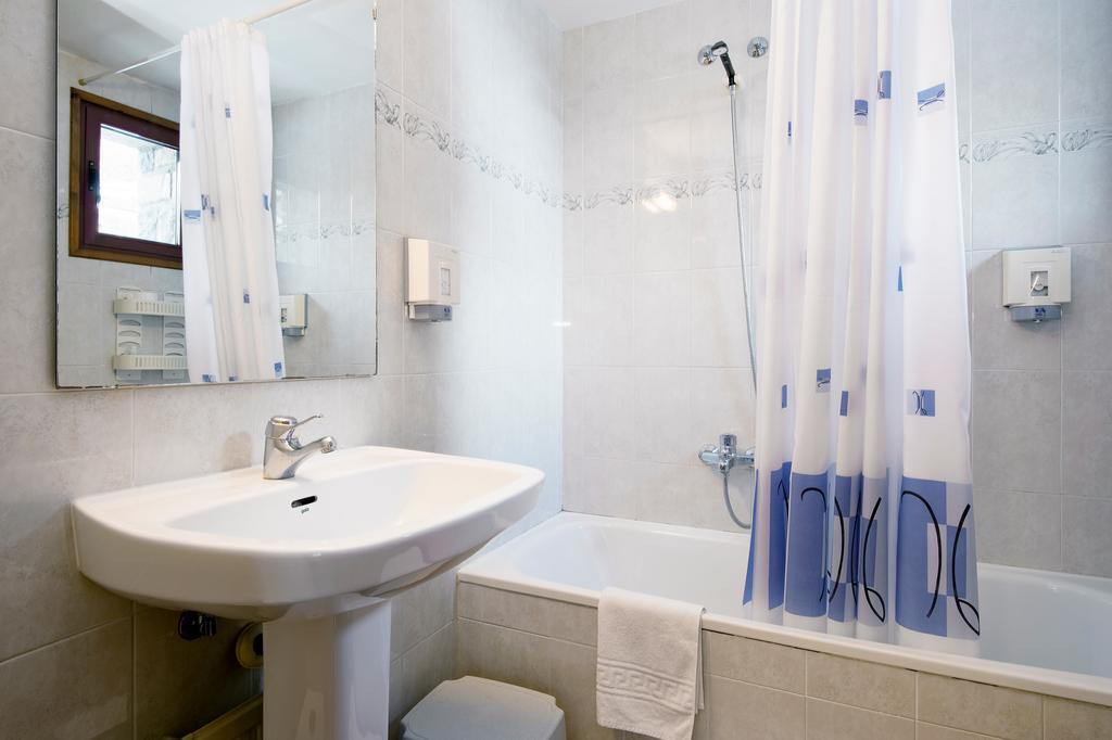 Hotel Castillo D'Acher Siresa Екстериор снимка