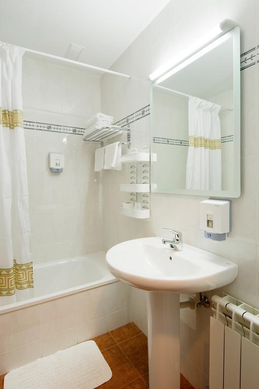 Hotel Castillo D'Acher Siresa Екстериор снимка